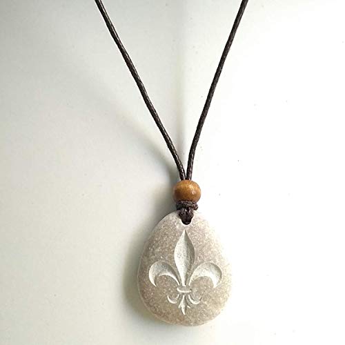 COLGANTE TALLADO FLOR DE LIS
