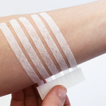 Eurosuture(mm 6 x mm 75-150 Tiras) Tiras Estériles Para Sutura Cutánea, Adhesivo Hipoalergénico, Efecto Descolorado para un Mejor Resultado Cosmético. Fabricado en Italia