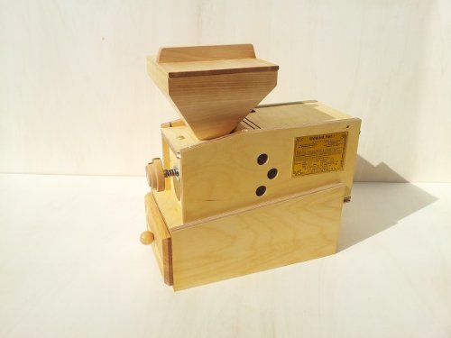 Widu I - Molinillo de cereales (madera de peral)