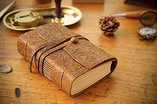 Aceshop Diario de Cuero Vintage Antiguo Hecho a Mano Encuadernado en Cuero 400 Página Cuaderno de Viaje con Papel sin Forro cierre de Correa de Cuero y Diseño Clásico en Relieve para Hombres y Mujeres