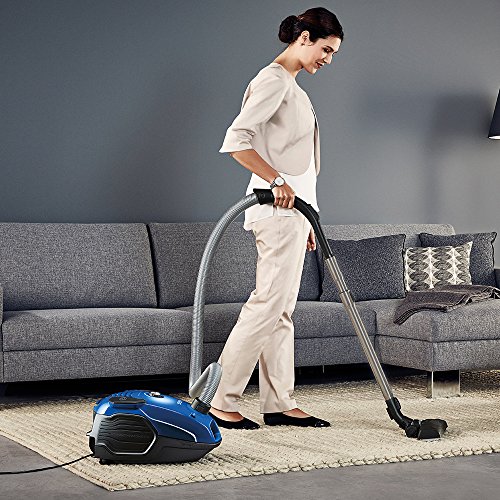 AEG VX6-2-IS-P Aspiradora de Trineo Con Bolsa, 800 W de Potencia, Ruedas 360º, Filtro Higiénico Lavable, Radio de acción de 9m, 77dB de Ruido, Cepillos Suelos Duros y Parquet, Color Azul