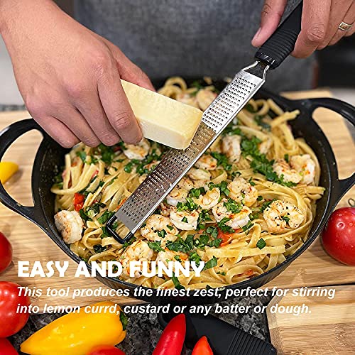LEMCASE Zester, Rallador de queso, rallador de parmesano, rallador de limón, rallador de cocina de acero inoxidable con cubierta protectora y mango de silicona, color morado (juego de 2)