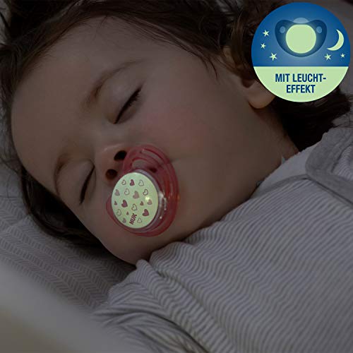 NUK Freestyle Night Dummy, 18-36 meses, Dummies con efecto luminoso, silicona BPA, nubes rosas, paquete de 2