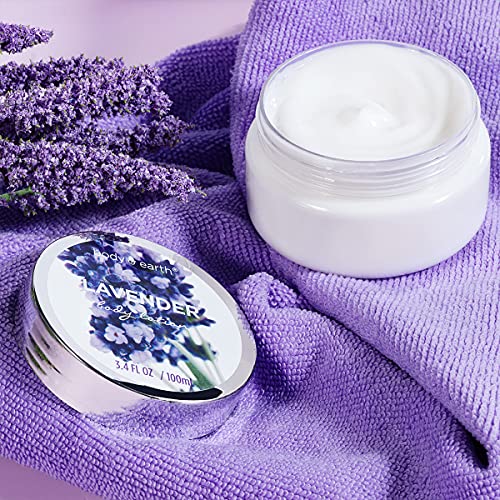 Set de Regalo Mujer, Body&Earth Cestas Regalo Mujer 7 Piezas Lavanda con Baño de Burbujas, Gel de Ducha, Vela Perfumada, Sales de Baño, Loción Corporal, Jabón Pack Mujer Regalo para Cumpleaños Navidad
