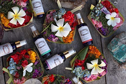 Aura Spray para atraer “ Amor Puro ” con Energía de cristales sanadores y aceites Esenciales naturales de Jasmin, Ylang Ylang y Chempaka - Hecho a mano en Bali y bendecido bajo la luna llena - 100ml