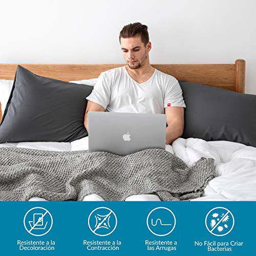 Bedsure Funda Almohada 90 cm - Juego de 2 Fundas Almohadas 40x90, Transpirable Suave Antiarrugas de Microfibra, 90x40 Color Gris Oscuro, sin Cremallera