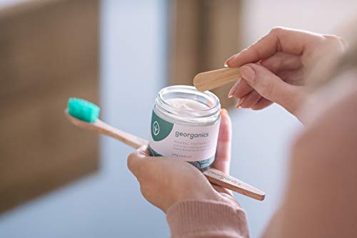 Georganics - Pasta de Dientes Blanqueadora Orgánica Rica en Minerales - Fórmula No Espumosa con Aceite de Coco Virgen Orgánico - Vegana y Cruelty Free, sin Flúor et SLS - Menta Inglesa - 120ml
