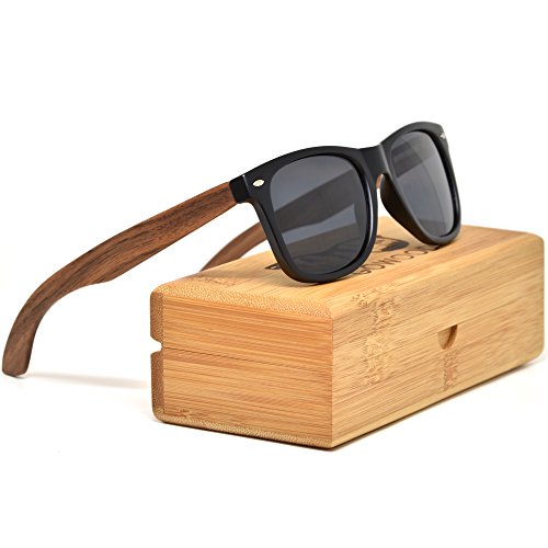 GOWOOD Gafas de sol para hombre y mujer con patillas de madera de nogal y cristales negros polarizados