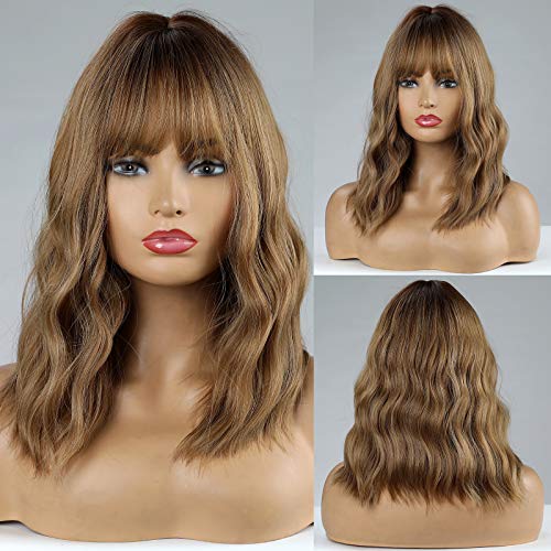 HAIRCUBE Pelucas rubias Rizado natural Pelucas cortas con flequillo Peluca marrón Peluca de mujer hasta los hombros Peluca sintética natural para vestido de fiesta Peluca de cosplay para mujer