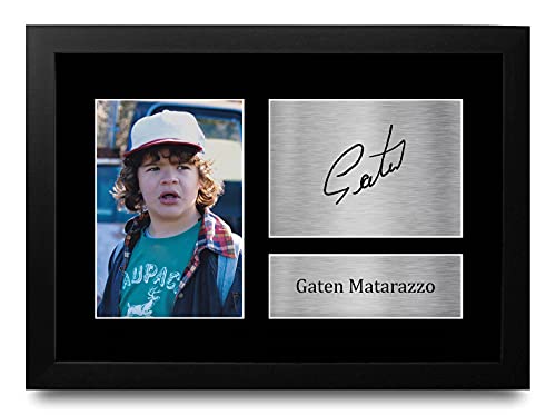 HWC Trading Gaten Matarazzo Stranger Things Dustin Henderson Gifts - Fotografía firmada para Fans de la TV Memorabilia - Marco A4