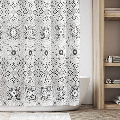 mDesign Cortina de baño con diseño de medallones – Cortinas para ducha con medidas ideales para el baño: 183 cm x 183 cm – Cortina para bañera de gran durabilidad – negro y gris