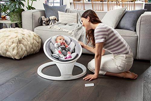 Munchkin Hamaca para bebés ligera con bluetooth, balanceo natural en cinco rangos de movimiento y mando a distancia