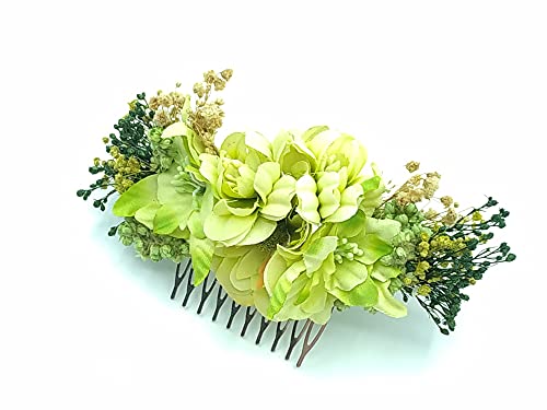 PEINETA DE FLORES CORONA DE FLORES COLOR VERDE PISTACHO.(17X6cm) HECHO A MANO EN FLORES DE TELA Y FLORES PRESERVADAS. PIEZA UNICA. AB-0002