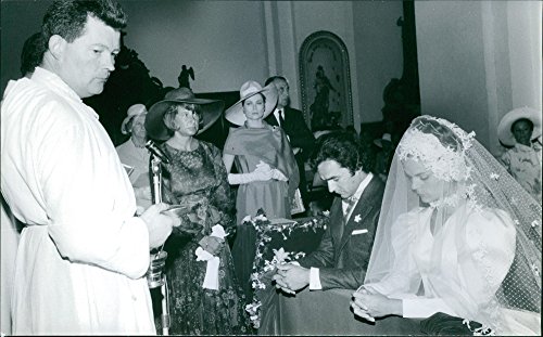 Vintage photo de Michel Raimon, 26-year Old hijo de Alexandre, la peluquería, y su novia Evelyne de beschart en su boda ceremonia.