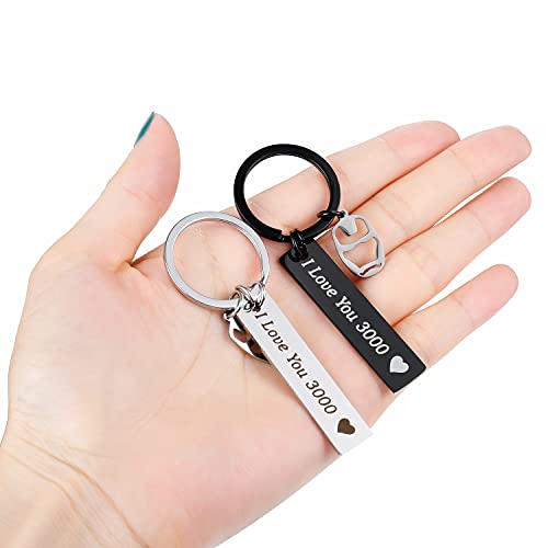 Juego de 2 llaveros con letra grabada I Love You 3000 para hombres mujeres niños niñas, llavero con colgante de calavera de acero inoxidable, regalo para pareja, pareja cumpleaños BFF