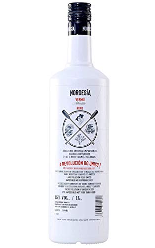 Nordesía Vermú Roxo - Bebida Gallega con Vino y Aguardiente, Sabor Hechizante, Fresco e Intenso, con Notas Afrutadas y Florales, Botella Premium de 1L