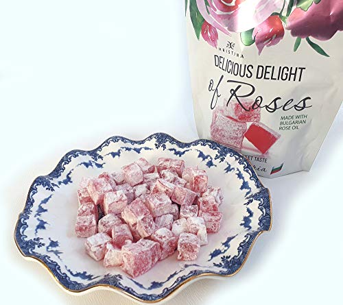 Deliciosos dulces Lokum con aceite de rosa búlgaro y pétalos de damasceno