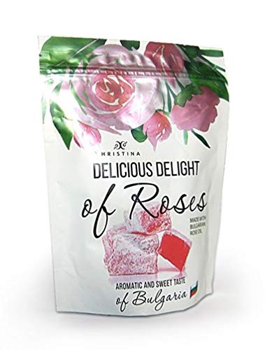 Deliciosos dulces Lokum con aceite de rosa búlgaro y pétalos de damasceno