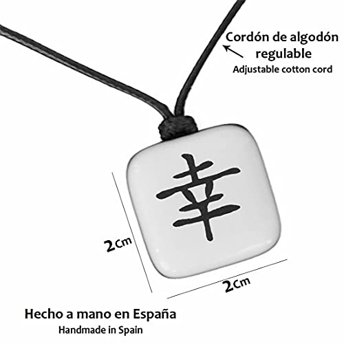 XanaLú Studio Kanji buena suerte, Colgante de buena suerte en japonés para hombre, mujer, Regalo para mejor amigo, Collar con kanji presentado para regalo, hecho a mano (Kanji Suerte Blanco)