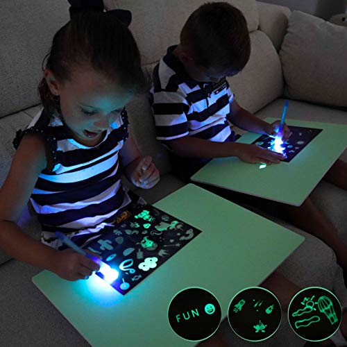 Pizarra Mágica con Luz A3 y A5, 6 Plantillas, 2 Bolis Espía - BONNYCO | Juguetes para Niñas y Niños 3 4 5 6 7 8 9 10 11 Años | Pizarra Luminosa, Regalos para Niños Originales Cumpleaños y Navidad