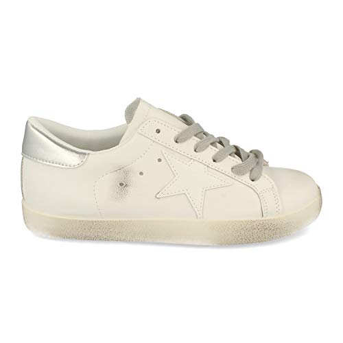 Zapatilla Plana para Mujer, Efecto Desgastado, Detalle en el Talon, y Cierre de Cordones, Primavera Verano 2021. Talla 38 Plata