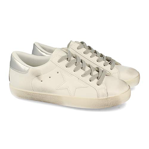 Zapatilla Plana para Mujer, Efecto Desgastado, Detalle en el Talon, y Cierre de Cordones, Primavera Verano 2021. Talla 38 Plata